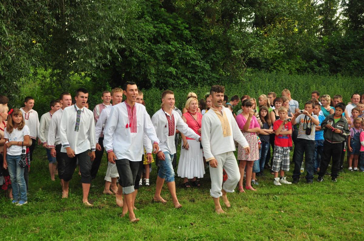 Липень 2013 року. Купальське свято, організоване Олександром Капіносом у його рідному селі