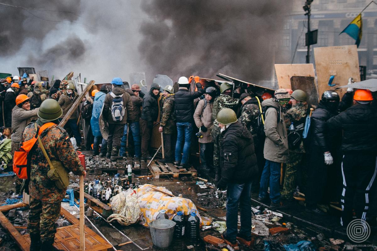 Максим Баландюх Лінія оборони на майдані Незалежності 19 лютого 2014 року 