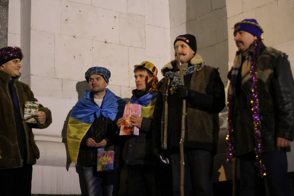 "Революційний вертеп" на луганському Євромайдані. Світлина: fb/yulia.krasilnykova